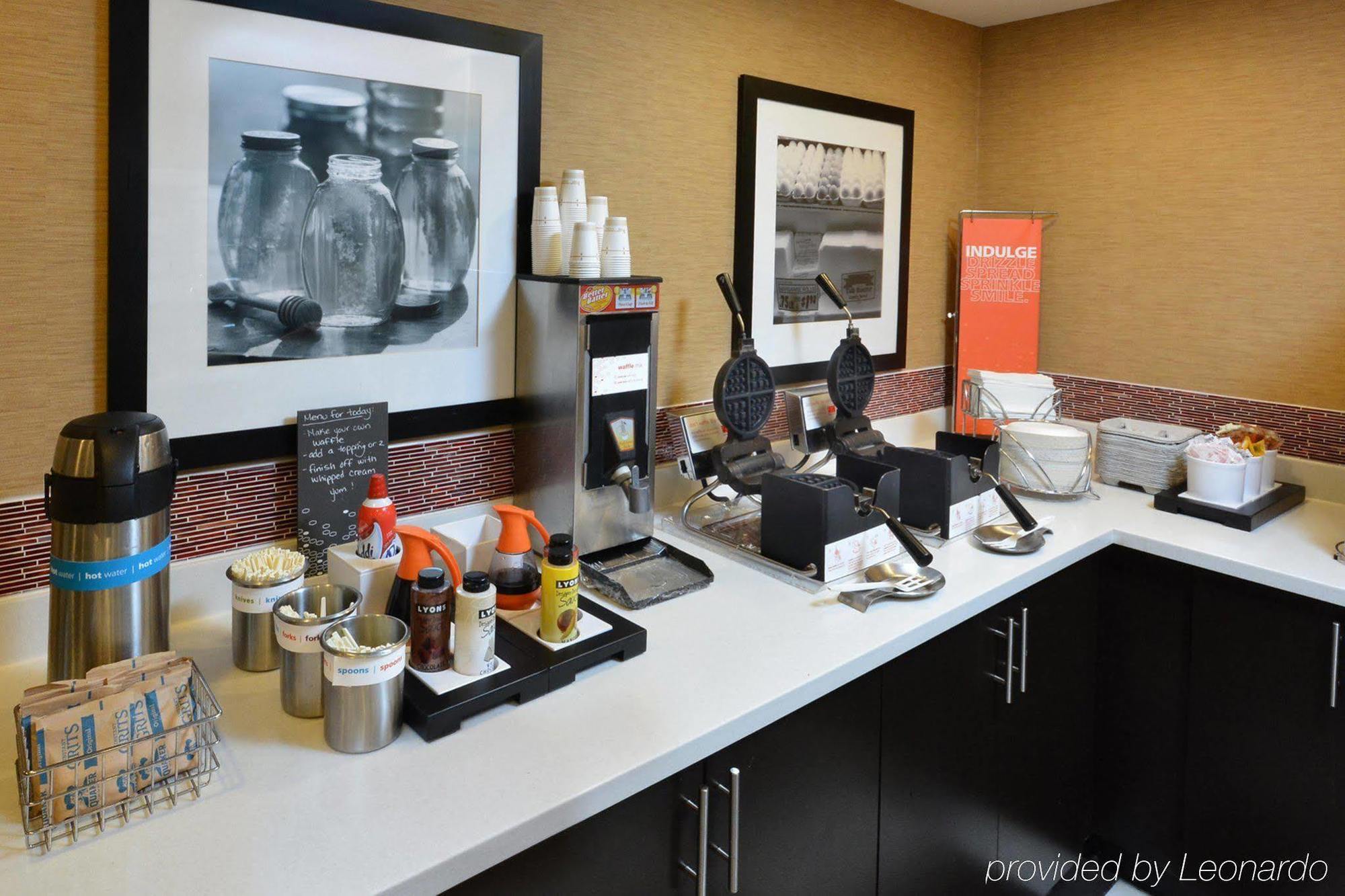 Hampton Inn Raleigh Capital Blvd North Kültér fotó