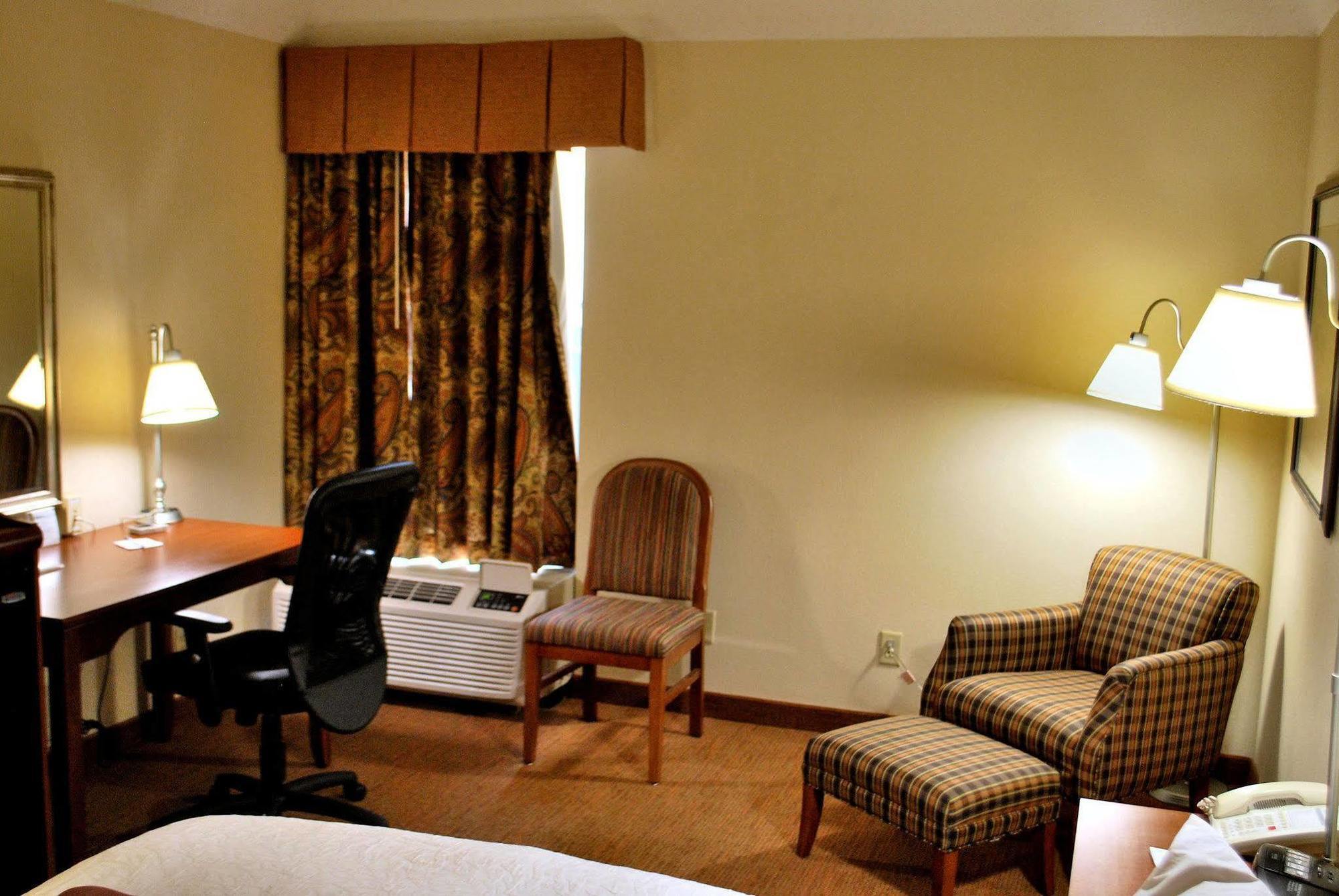Hampton Inn Raleigh Capital Blvd North Szoba fotó